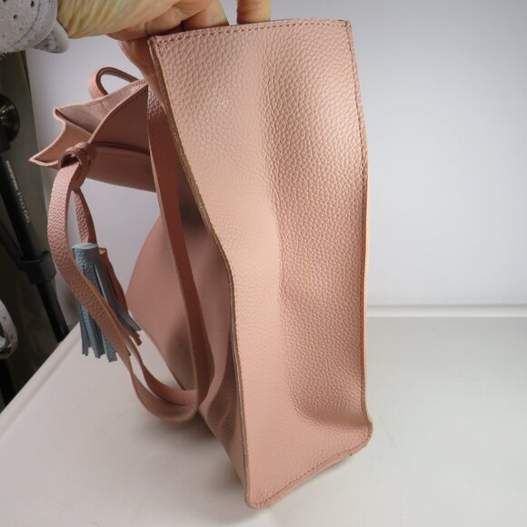 Blush Pink Faux Leather Tote w magnetic closure - Picture 4 of 11